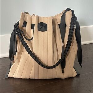 Chic Beige and Black Women's Shoulder Bag